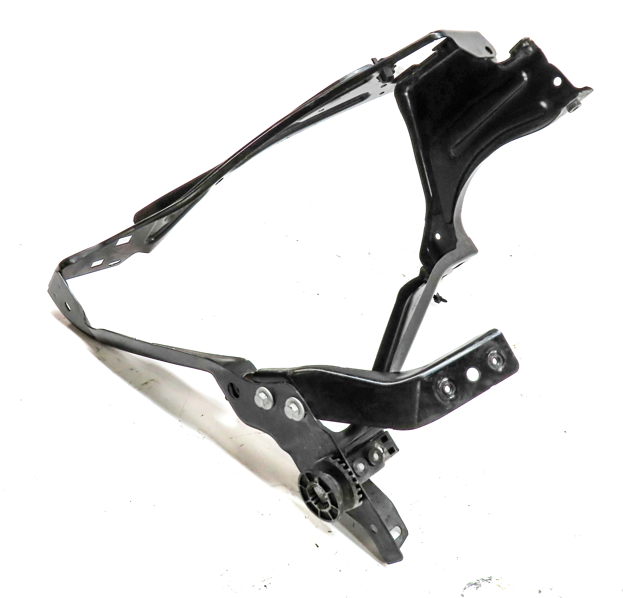 2010 MERCEDES GLK350 (X204) FRONT RIGHT PASSENGER HEADLIGHT LAMP MOUNT BRACKET — exact item pictured